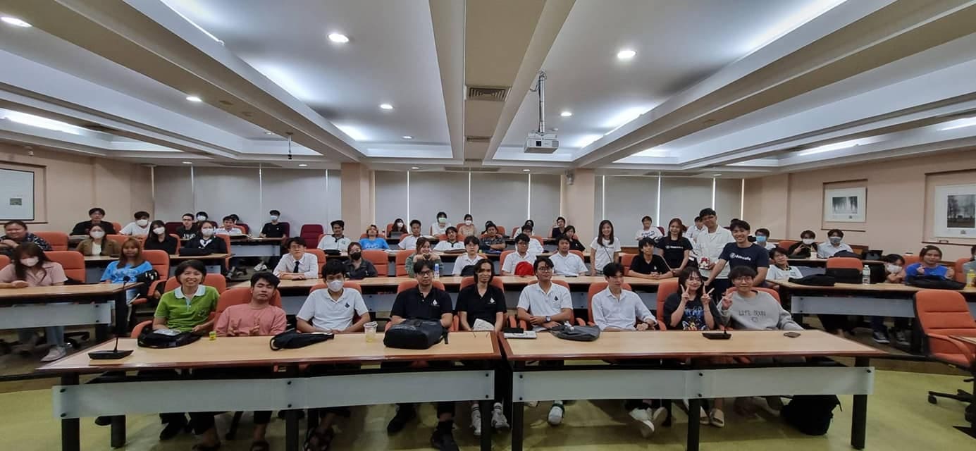 ภาพบรรยากาศจากงาน Data Cafe x ComSci UTCC “ชวนท่องโลก Data และ AI สายอาชีพมาแรงแห่งปี”