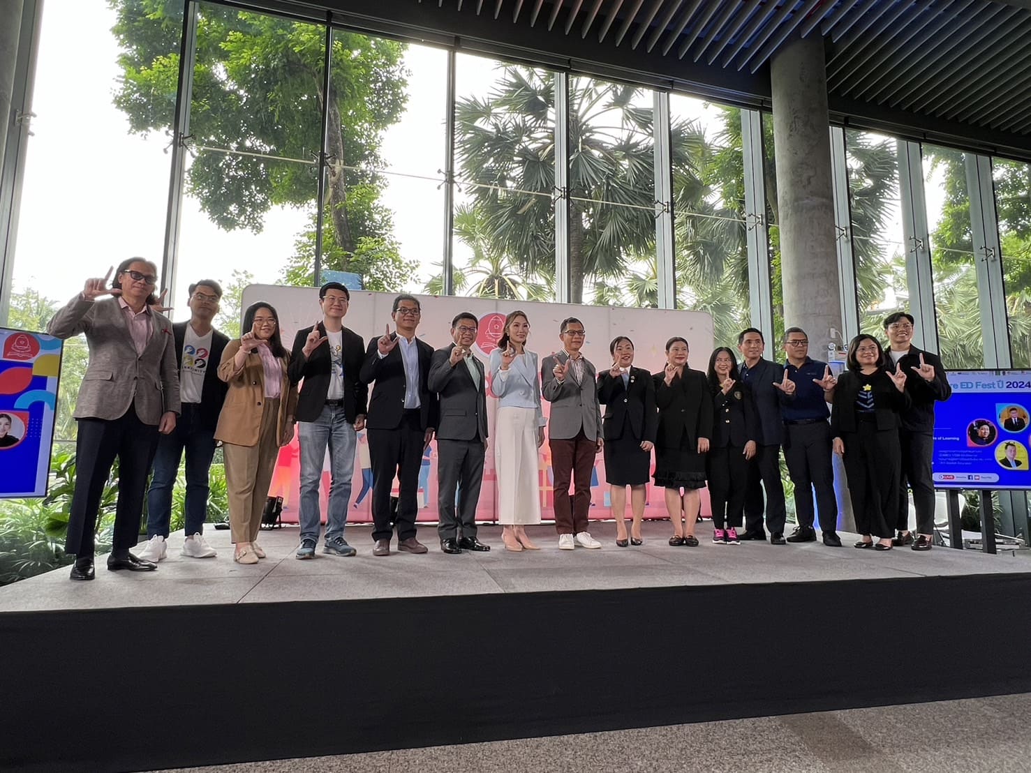 คณะวิทยาศาสตร์และเทคโนโลยี มหาวิทยาลัยหอการค้าไทย ร่วมจัดงาน FutureEdFest 2024 เมื่อวันพุธที่ 4 ก.ย. 67 เวลา 09.00 – 12.00 น. บริเวณลานไม้ อาคาร A ไทยพีบีเอส